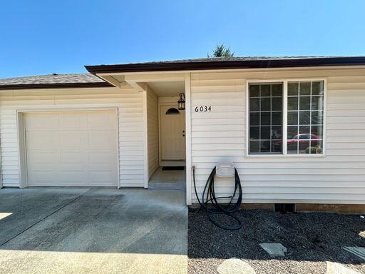 Newly Remodeled Three-Bedroom Two-Story Duplex- South Salem – photo 1