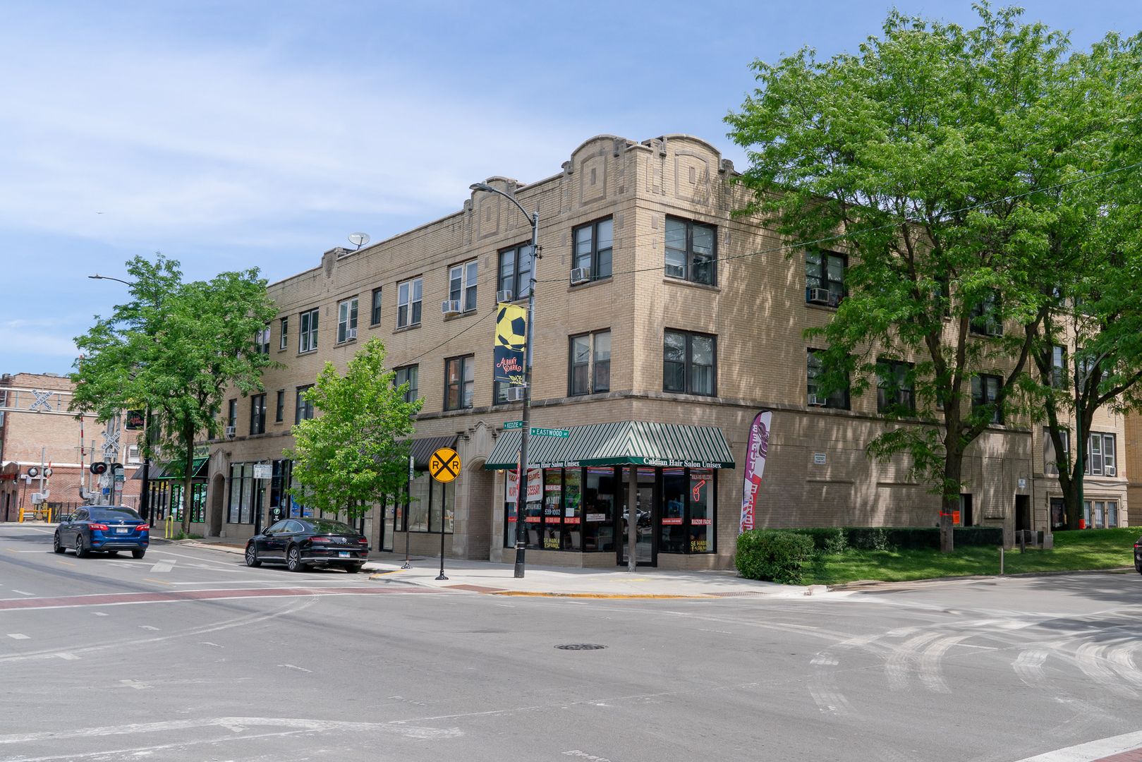 Chicago Apartment: 3146-3170 W. Eastwood Ave