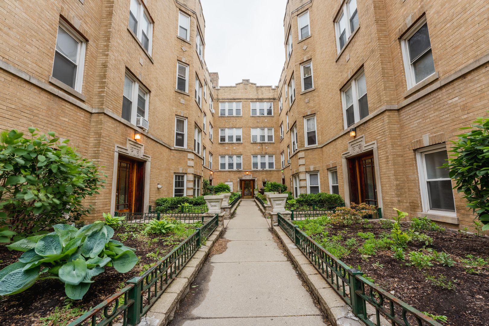 Chicago Apartment: 4440 - 4448 N. Western Ave