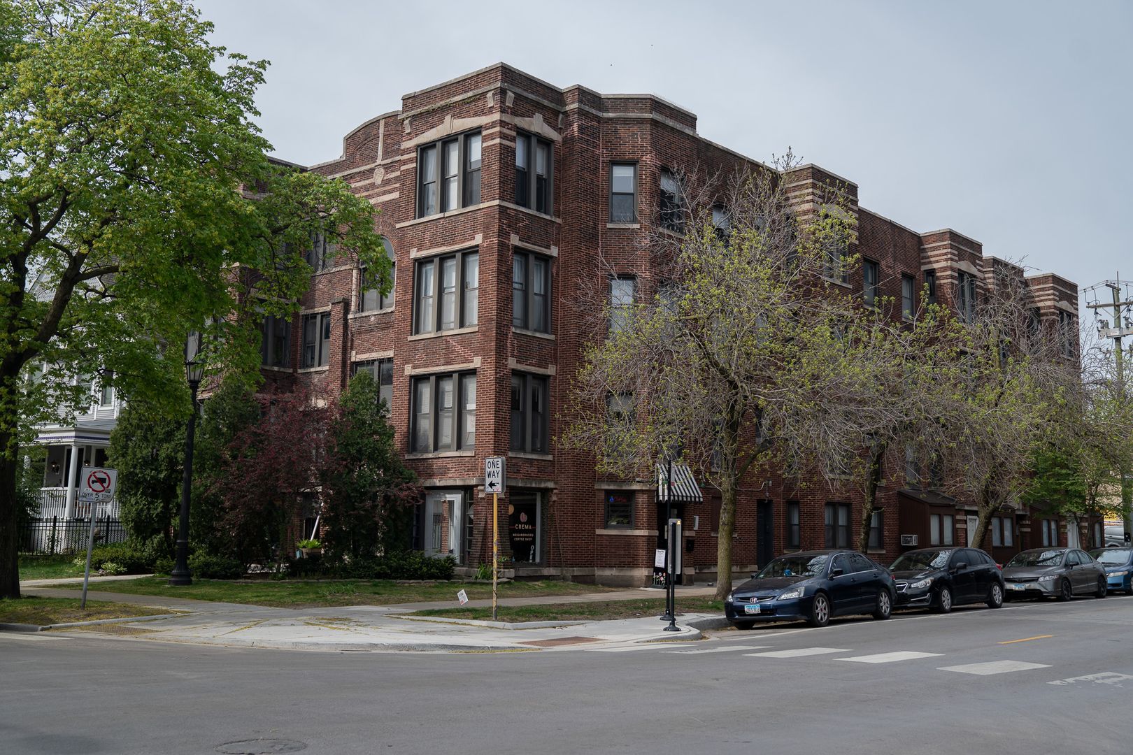 Chicago Apartment: 4556-4558 N. Dover St