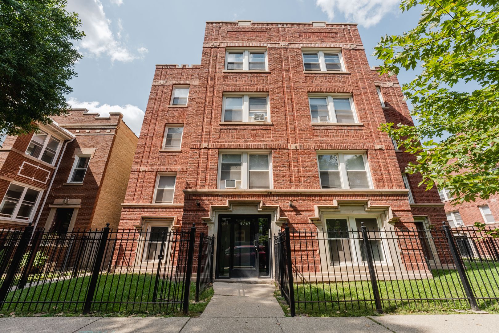 Chicago Apartment: 4730 - 4744 N. Whipple St