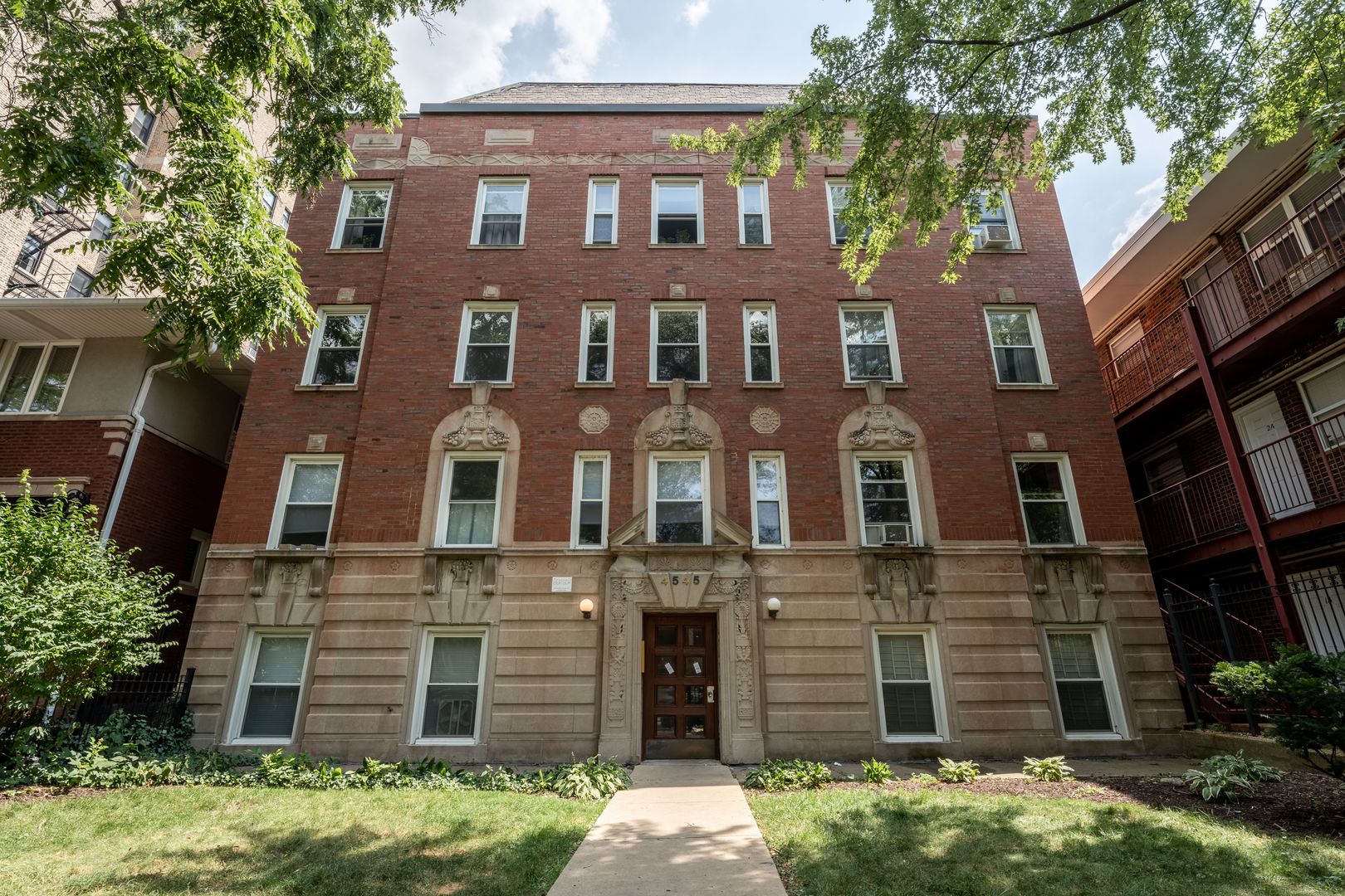 Chicago Apartment: 4545 N. Beacon St.