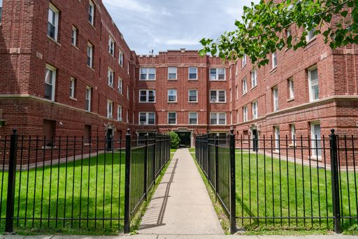 Albany Park - 2 Bed / 1 Bath - Heat Included – photo 1