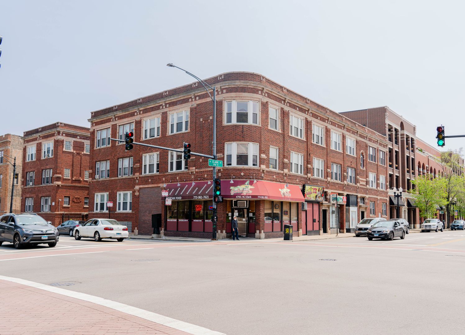 Chicago Apartment: 4751-4761 N. Clark St