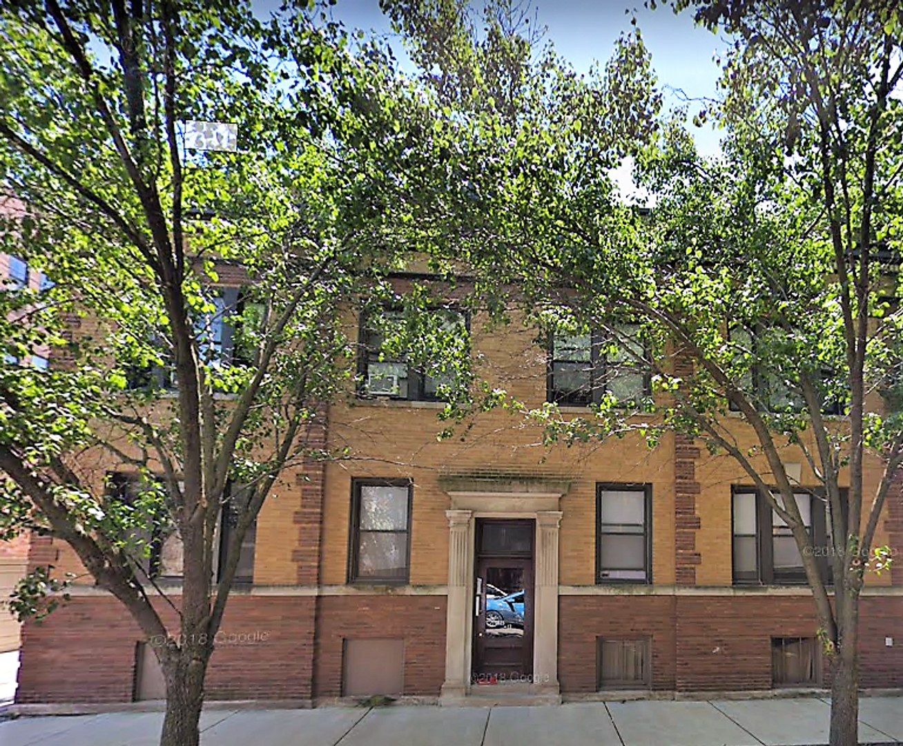 Chicago Apartment: 1615-1617 W. Waveland Ave