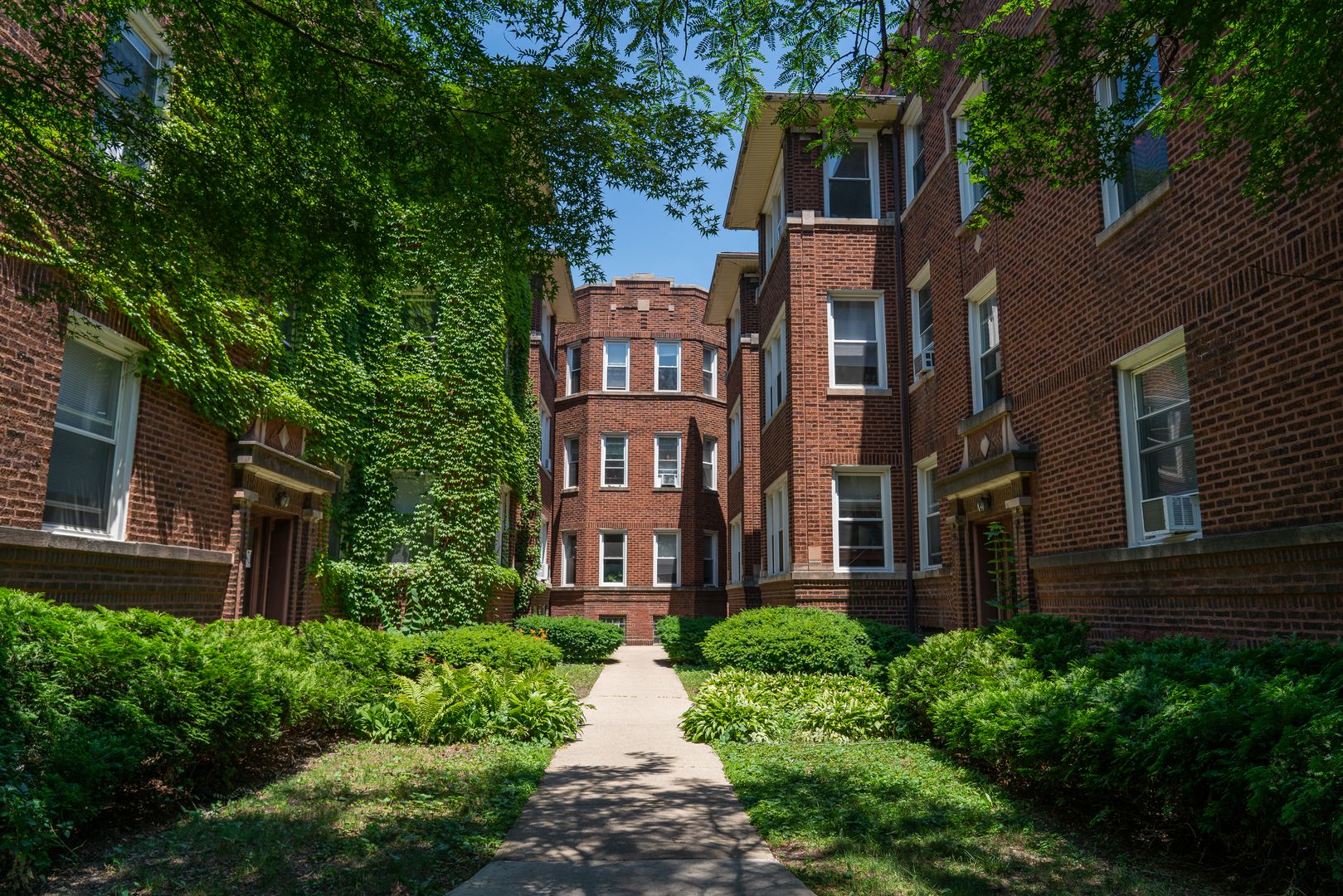 Chicago Apartment: 1448-1454 W. Argyle St