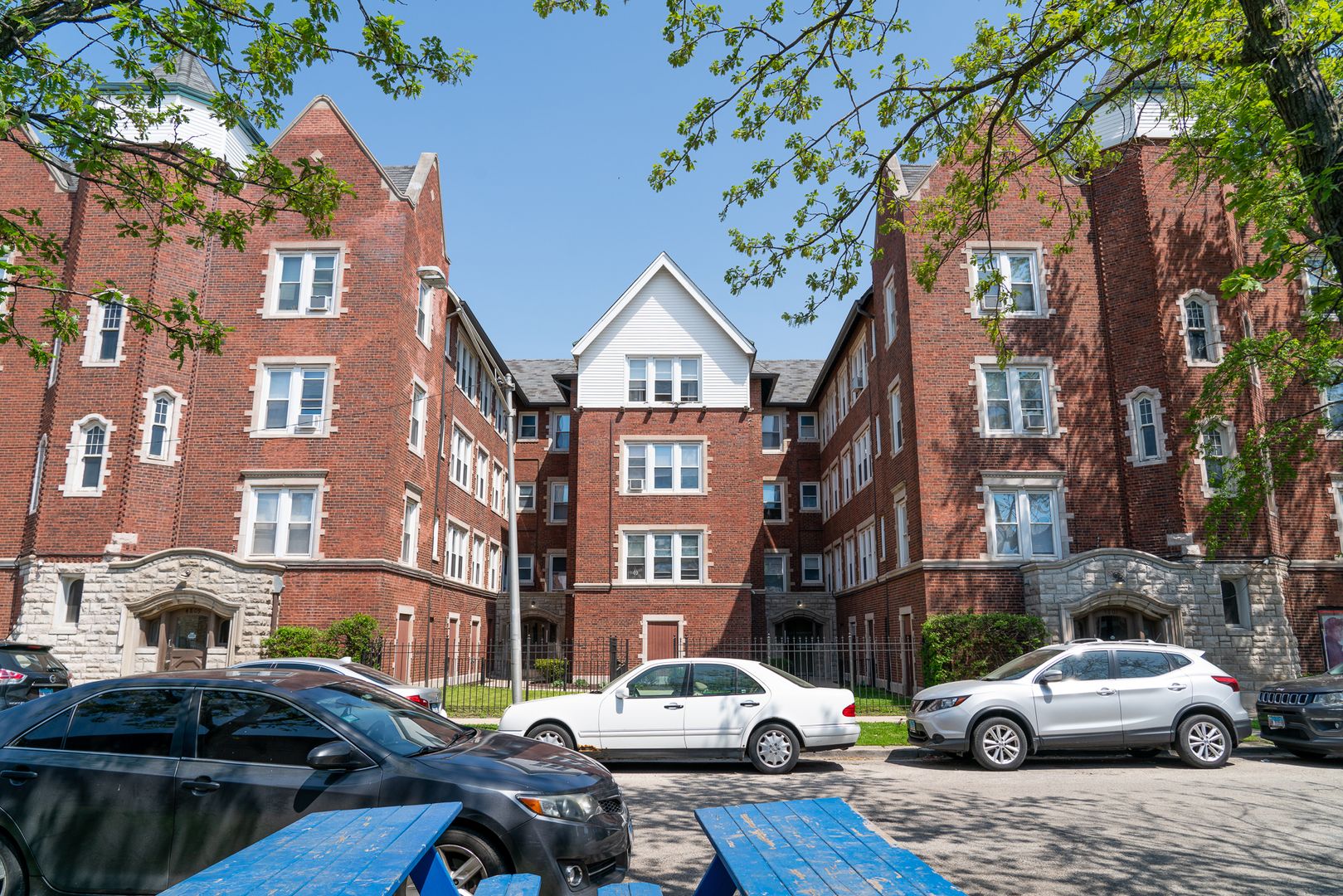 Chicago Apartment: 4801-4809 N. Fairfield Ave