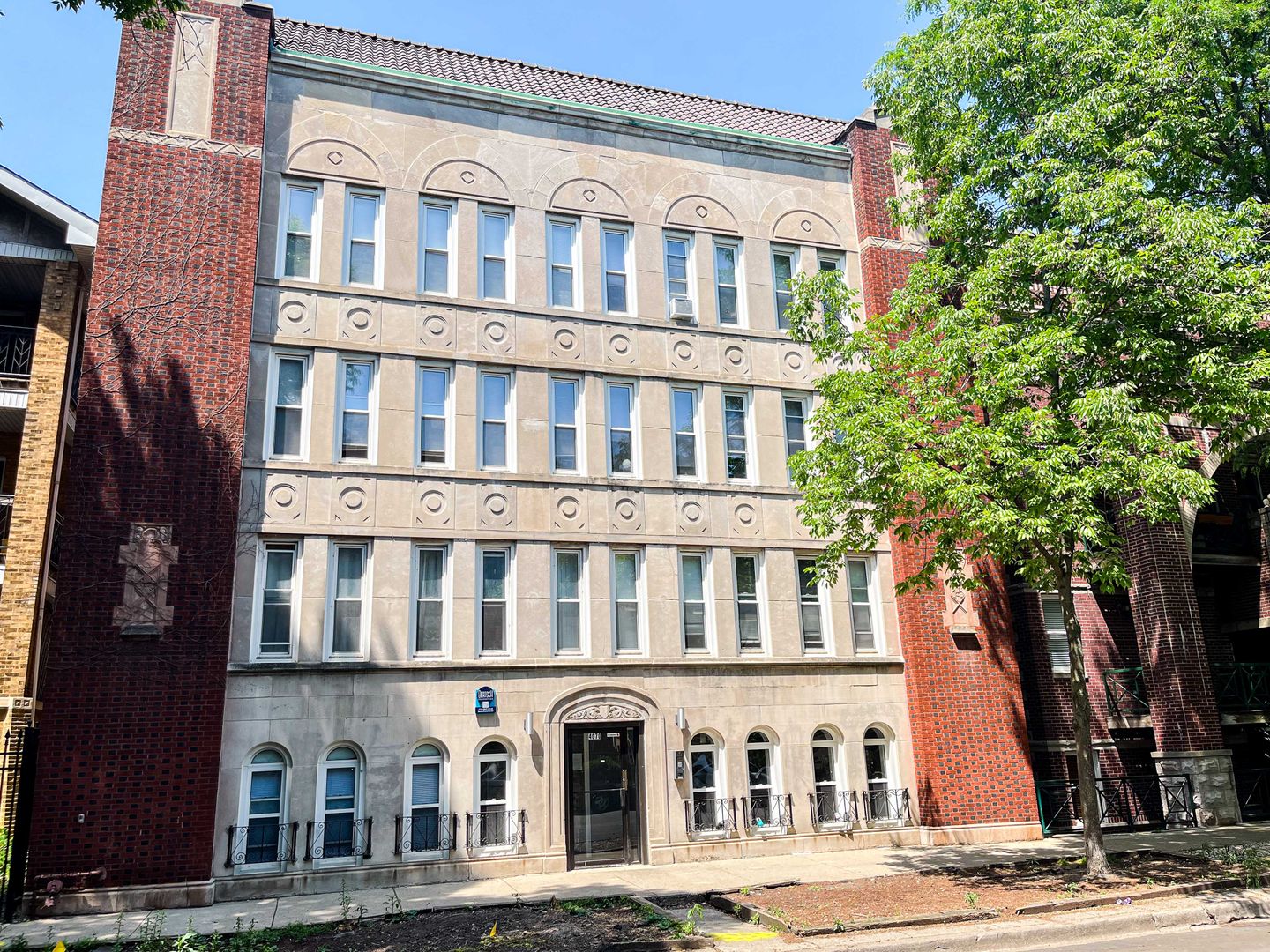 Chicago Apartment: 4070 N Kenmore Ave