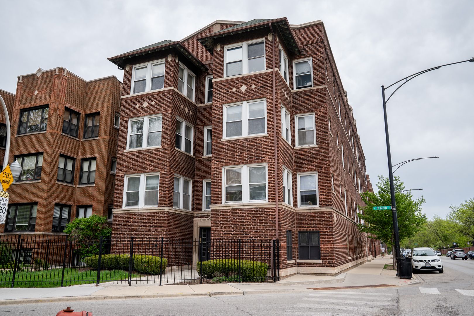 Chicago Apartment: 4401-03 N Beacon St | Chicago, IL 60640