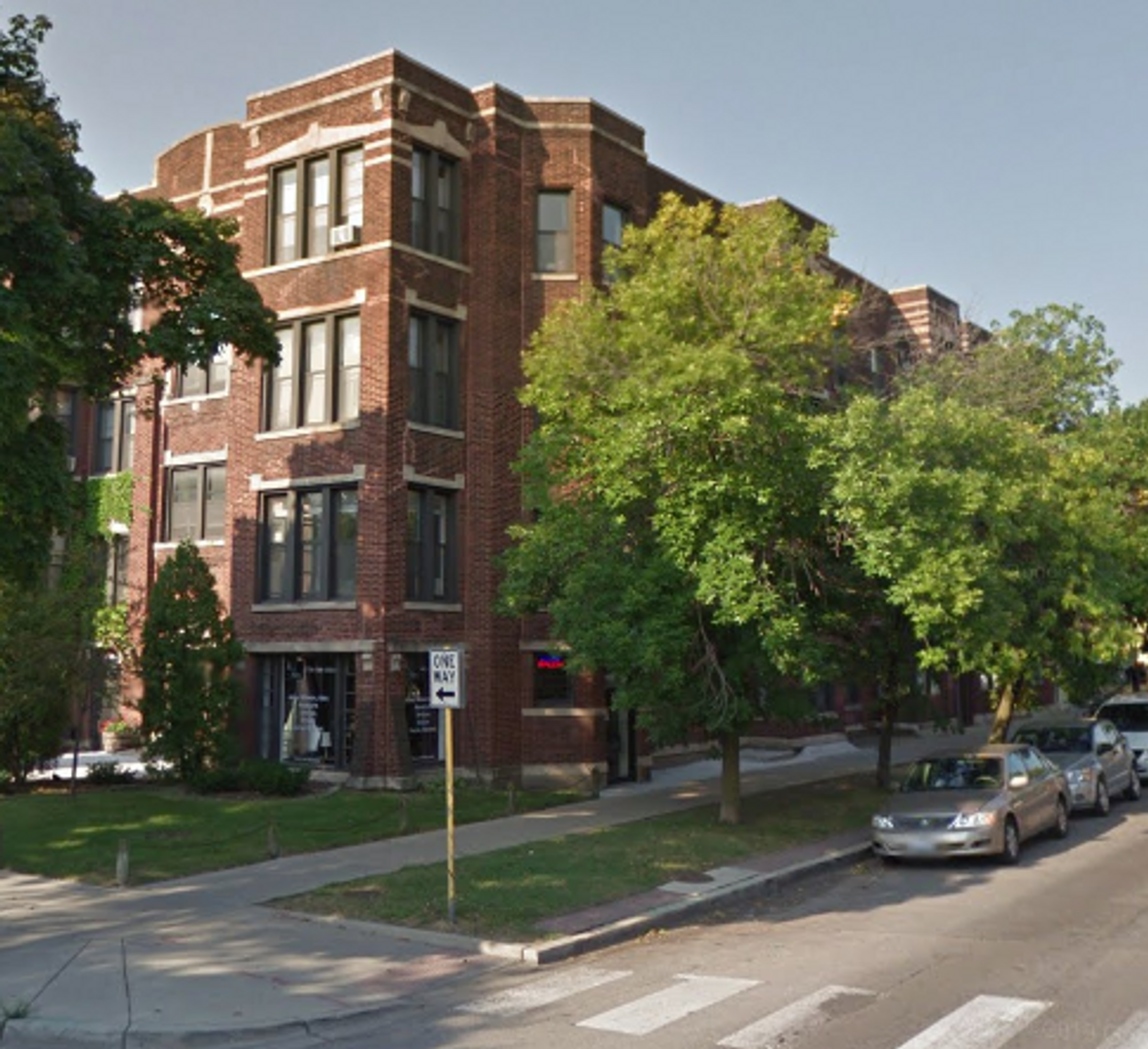 Chicago Apartment: 4556-4558 N. Dover St
