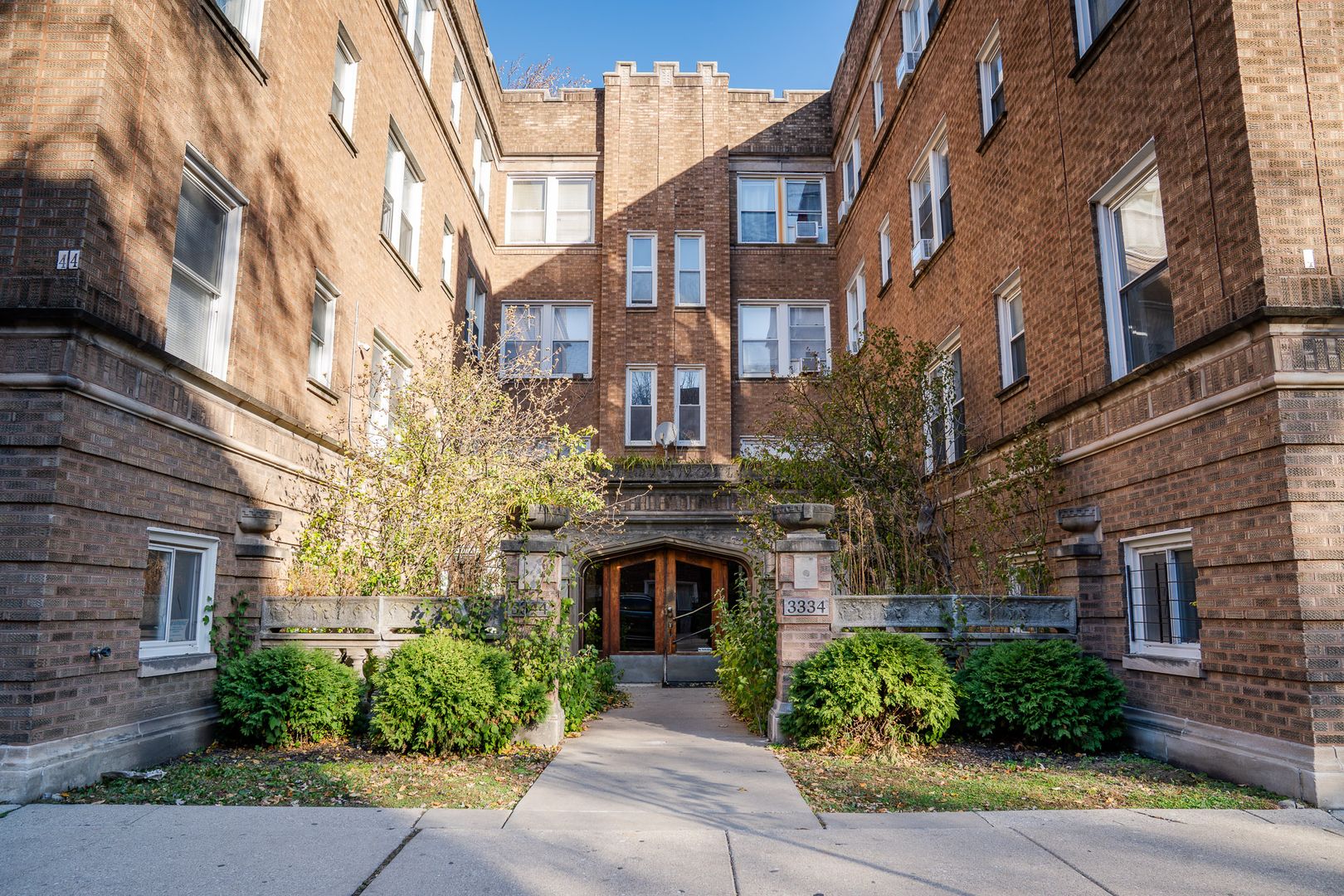 Chicago Apartment: 3334-3344 W. Ainslie St.