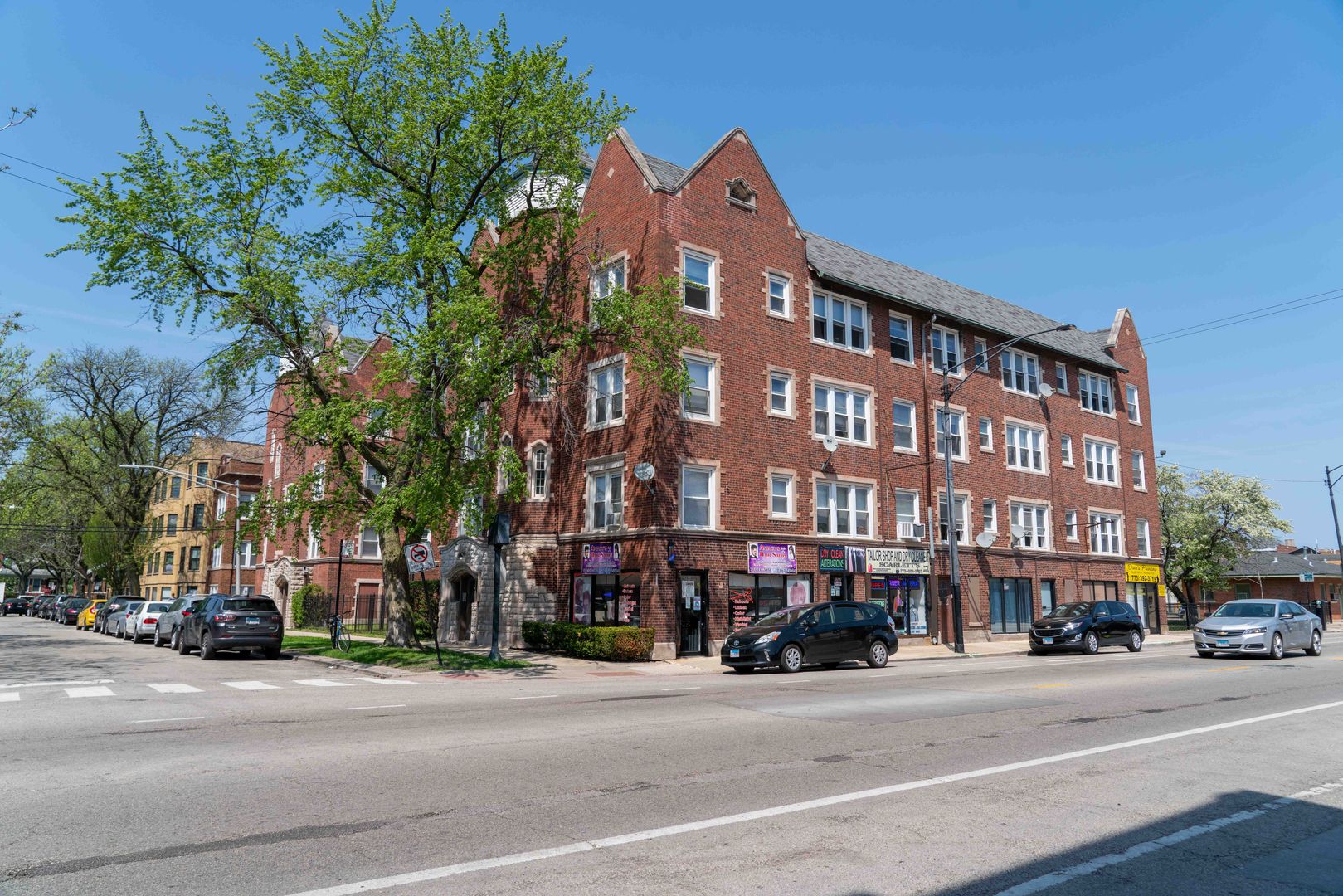 Chicago Apartment: 4801-4809 N. Fairfield Ave