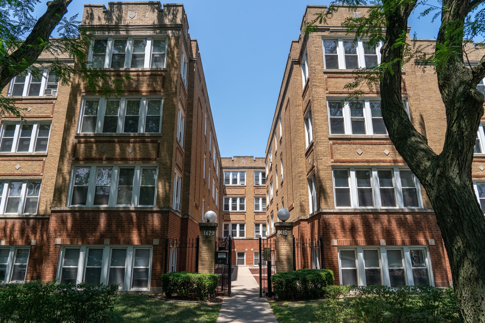 Chicago Apartment: 1416-1422 W. Hutchinson St