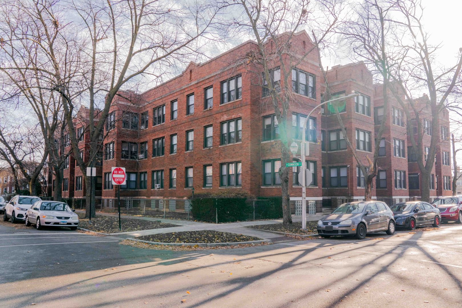 Chicago Apartment: 4815-4825 N. Albany Ave