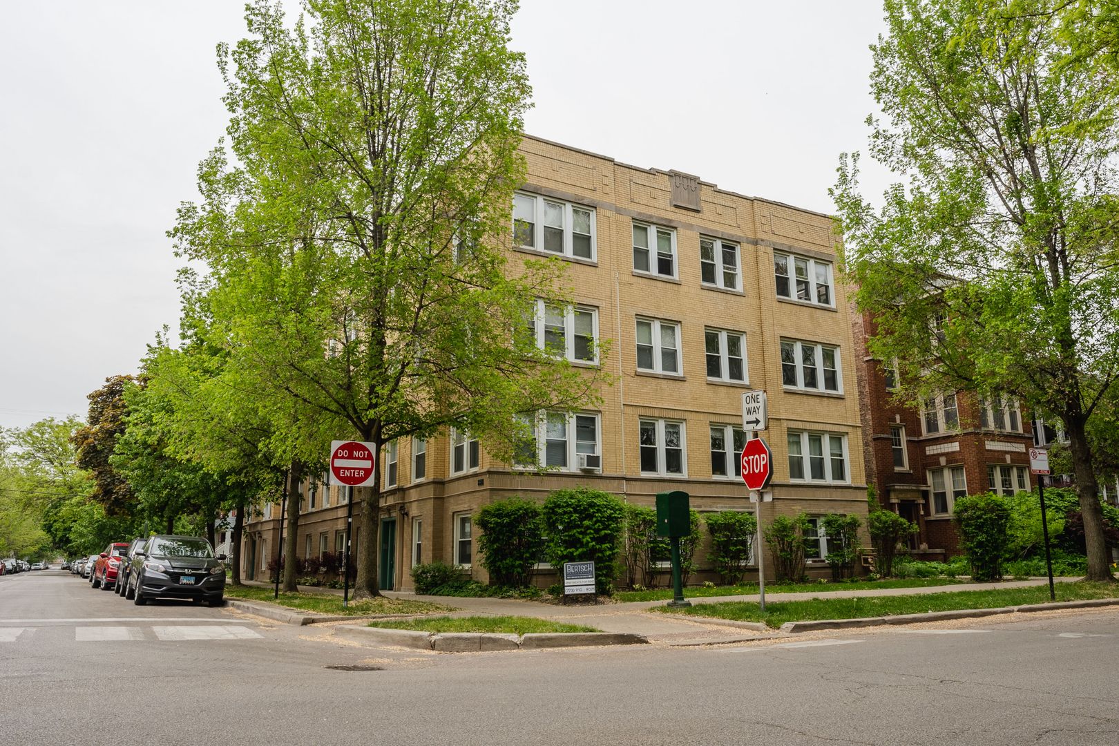 Chicago Apartment: 4542-4554 N. Maplewood Ave