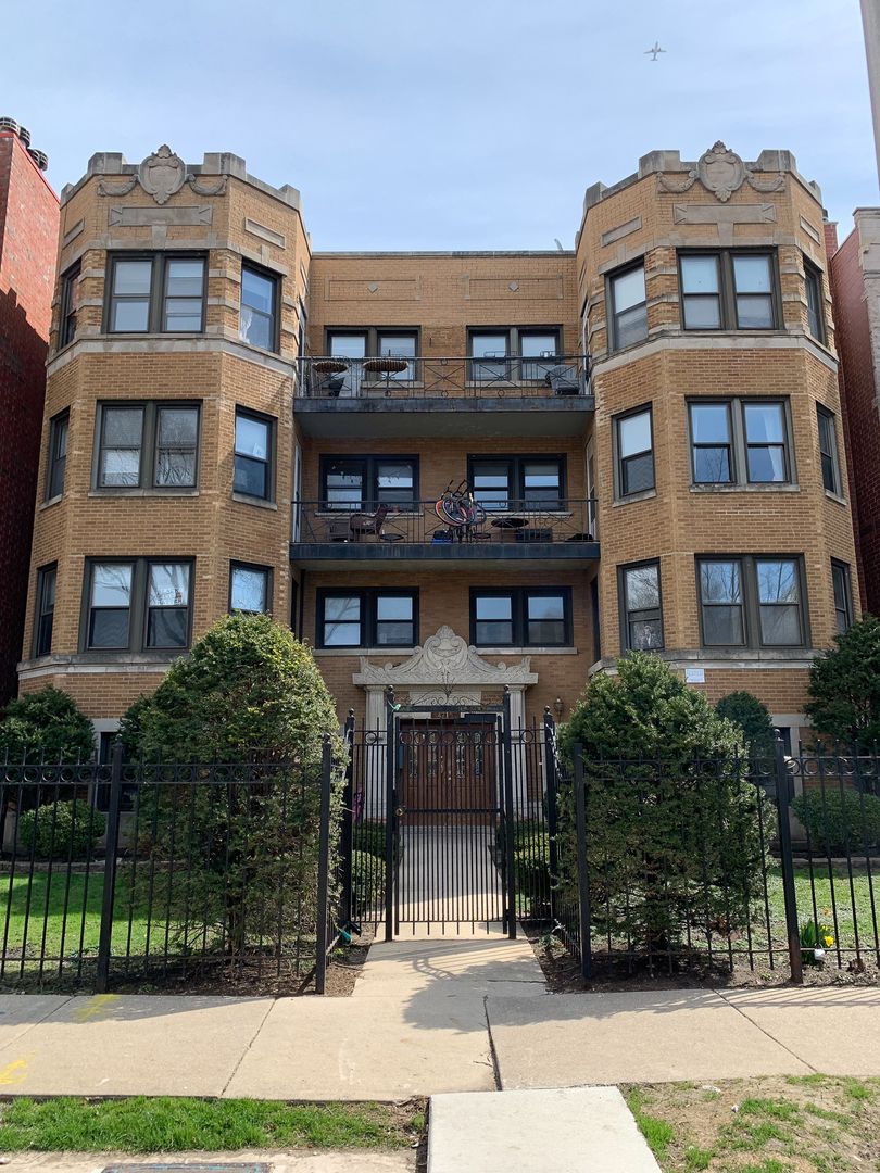 Chicago Apartment: 4715 N. Malden St