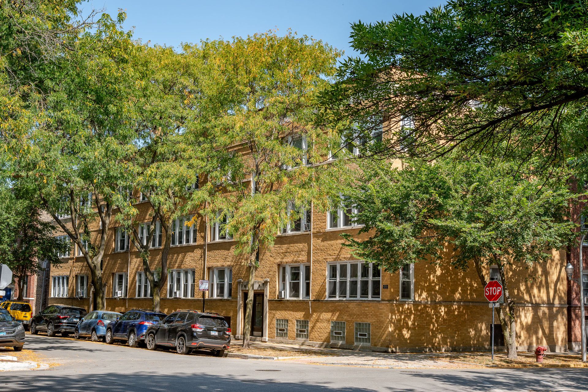 Chicago Apartment: 5005 N. Glenwood #3