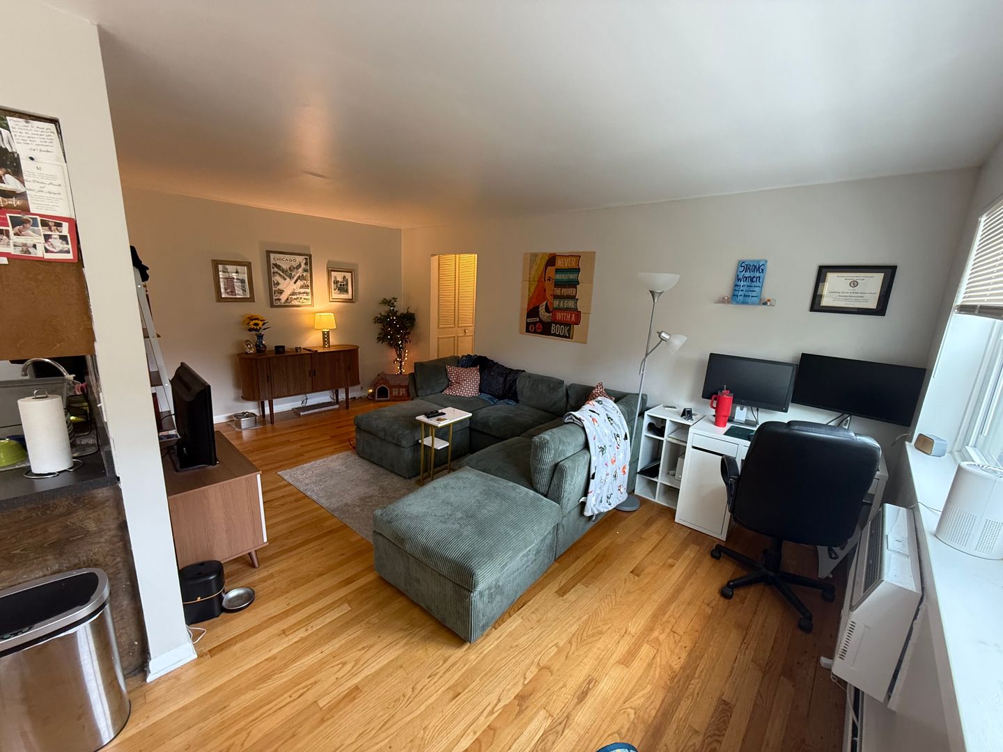 Chicago Apartment: 468 West Melrose St.