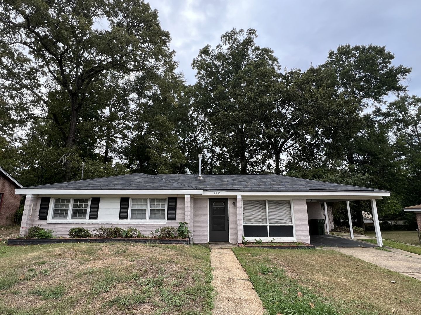 Montgomery House: 2739 Green Oaks Drive