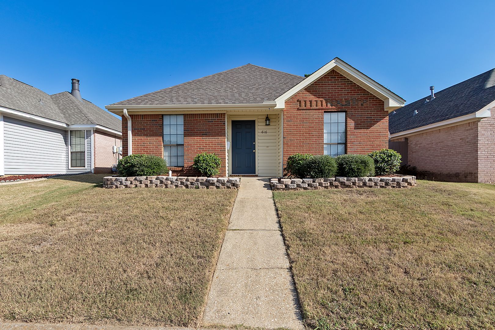 Prattville House: 616 Sheila Blvd