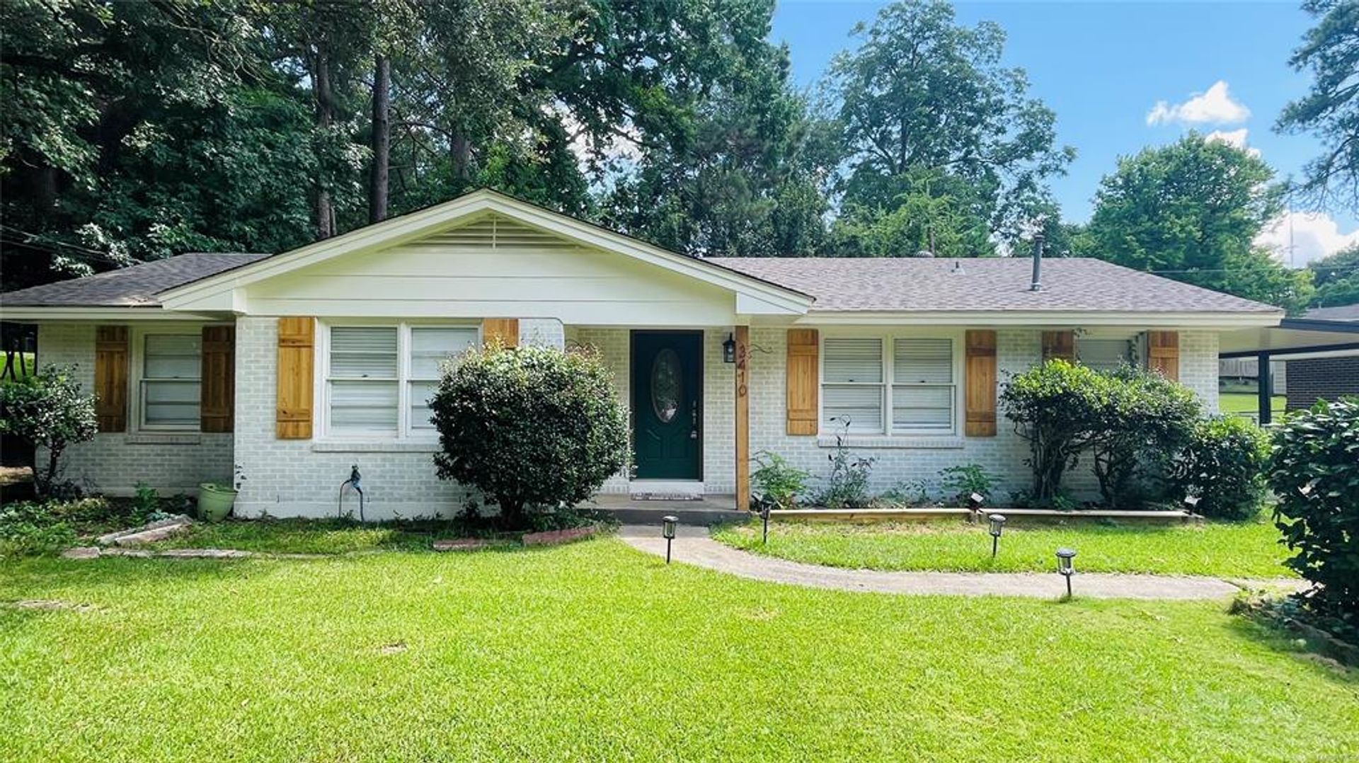 Montgomery House: 3410 Milan Drive