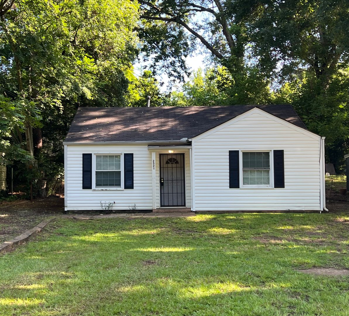 Montgomery House: 2521 Chestnut Street