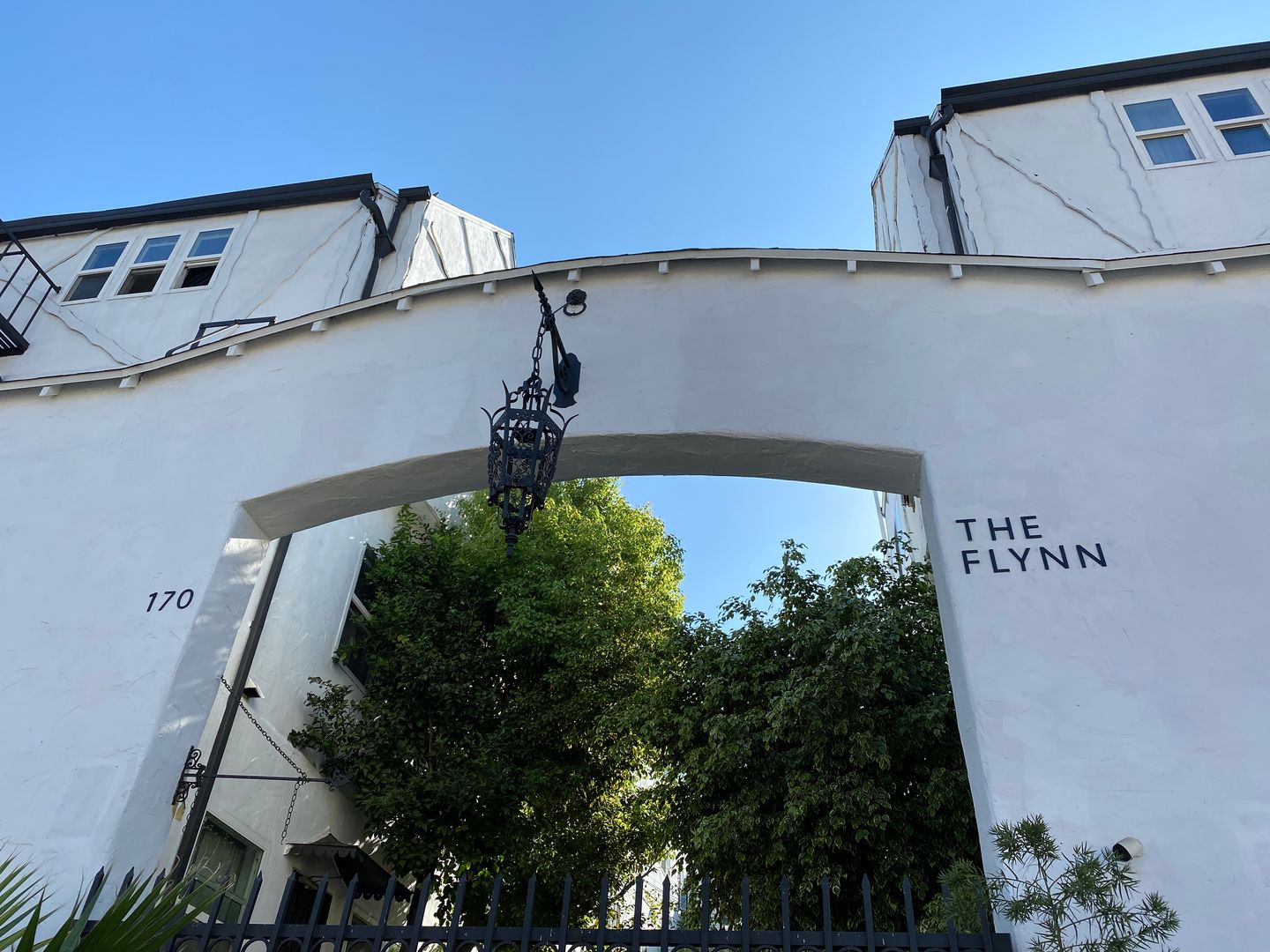 Los Angeles Apartment: 170 S Mountain View Ave.