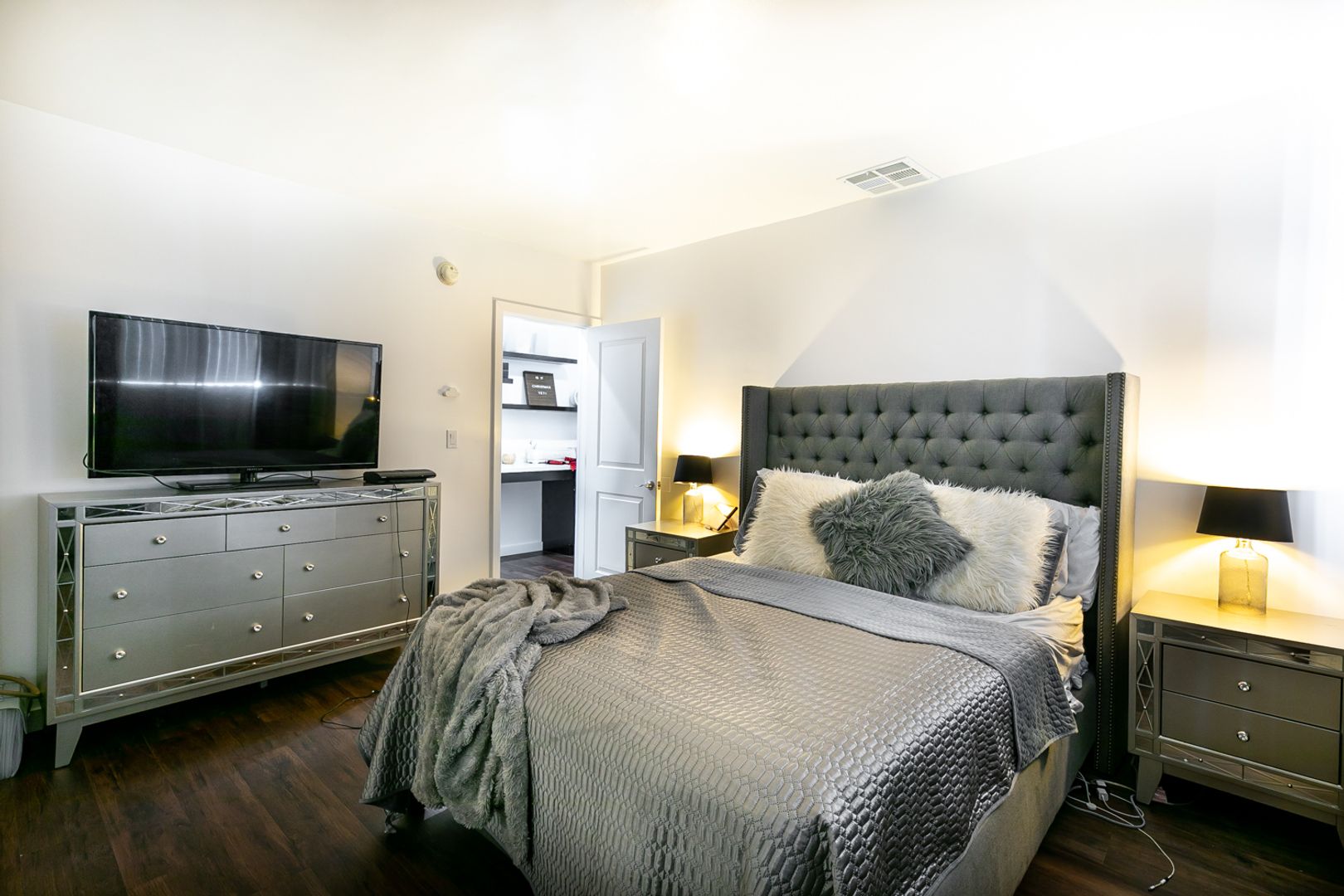 North Hills Apartment: 8960 Orion Ave.