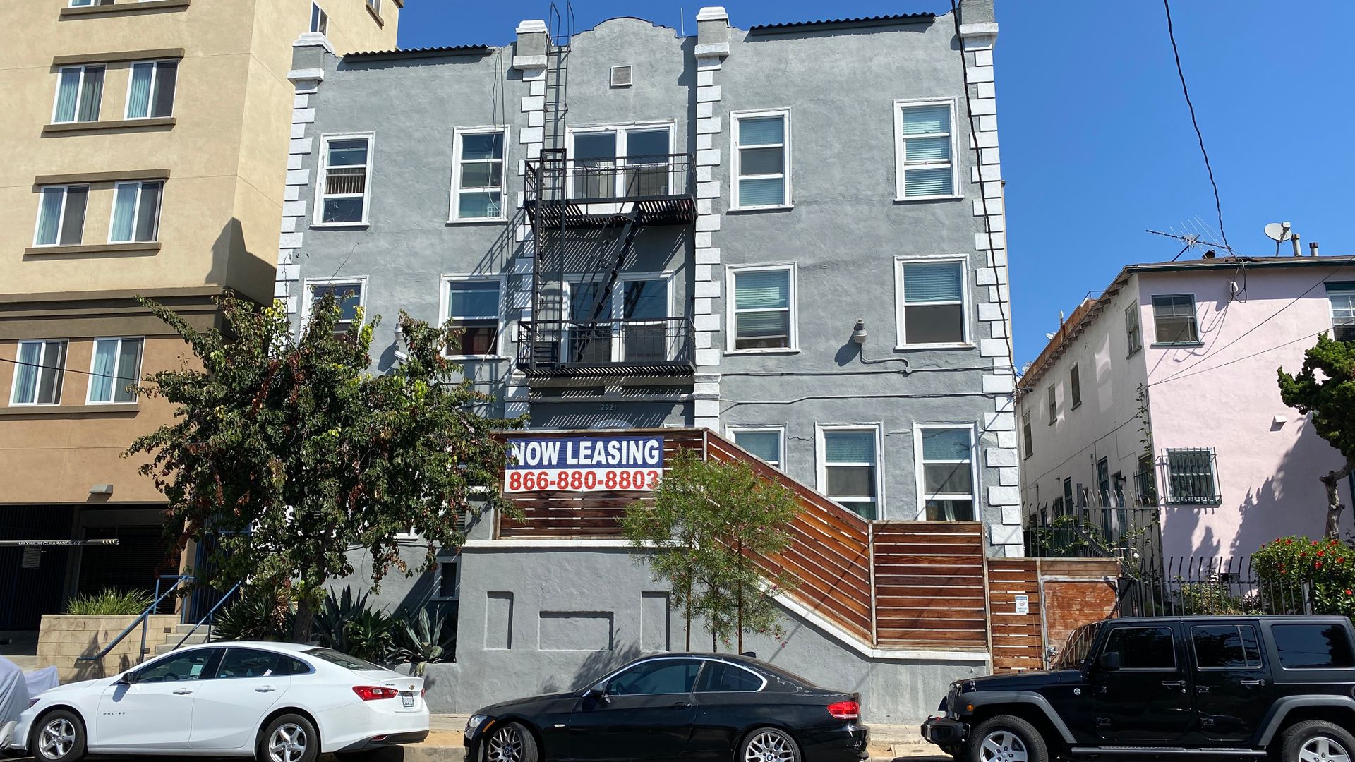 Los Angeles Apartment: 2921 Francis Ave.