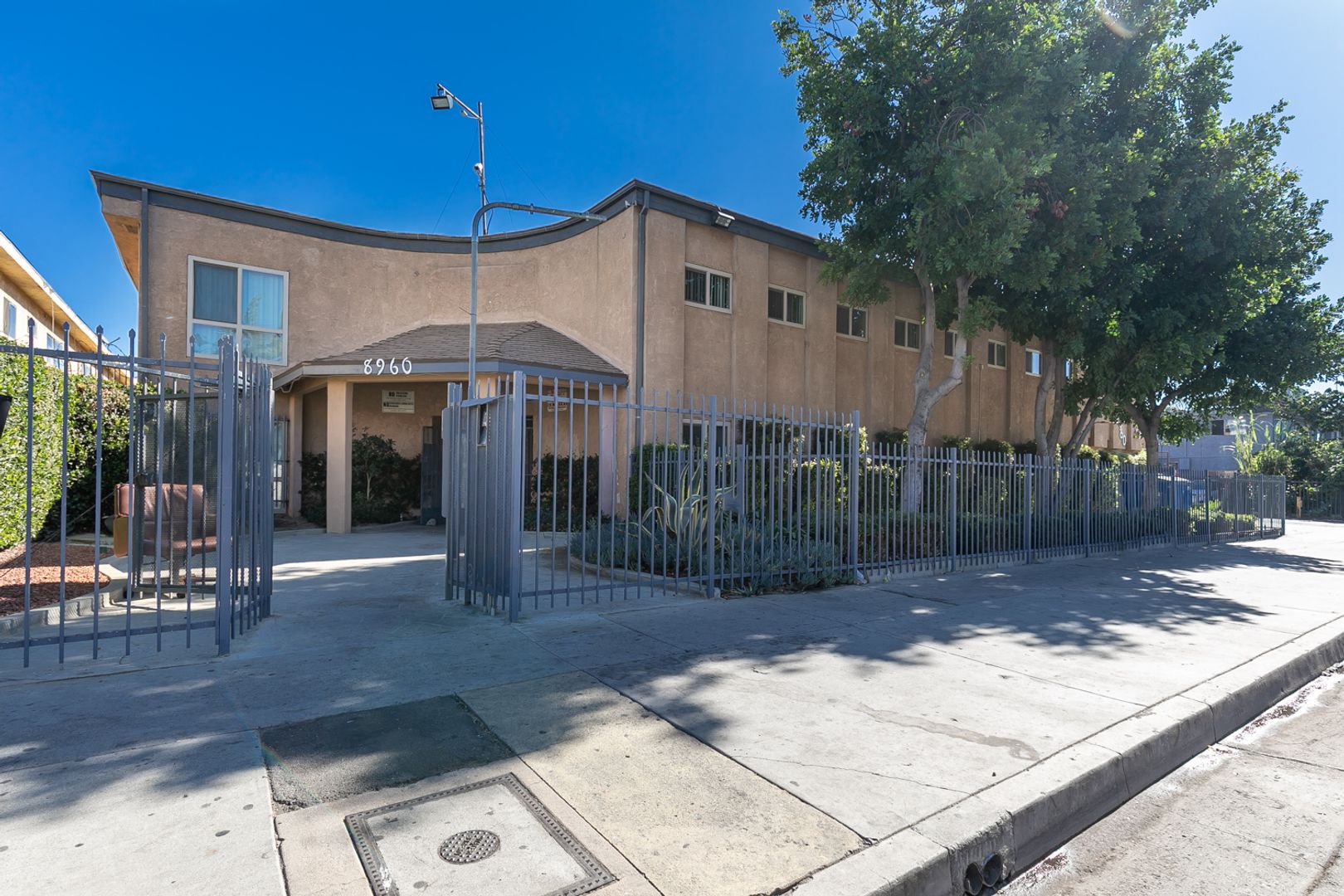 North Hills Apartment: 8960 Orion Ave.