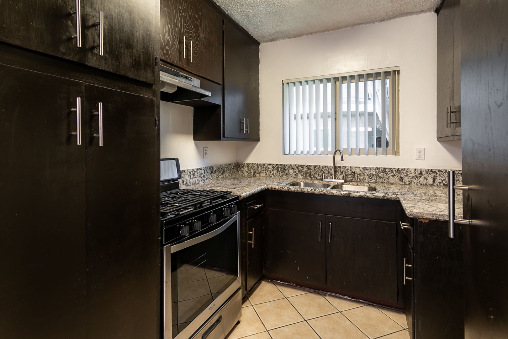 North Hills Apartment: 8960 Orion Ave.
