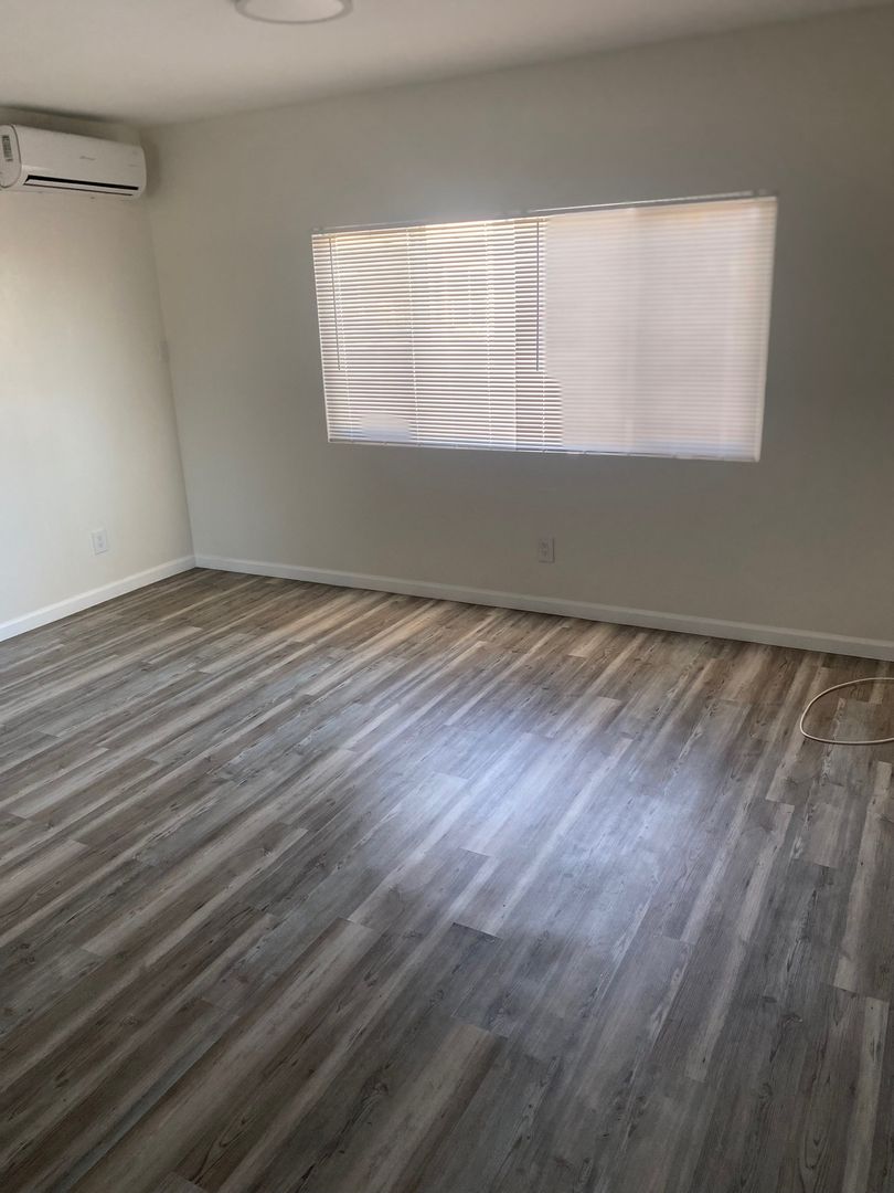 North Hollywood Apartment: 5642 Klump Ave.