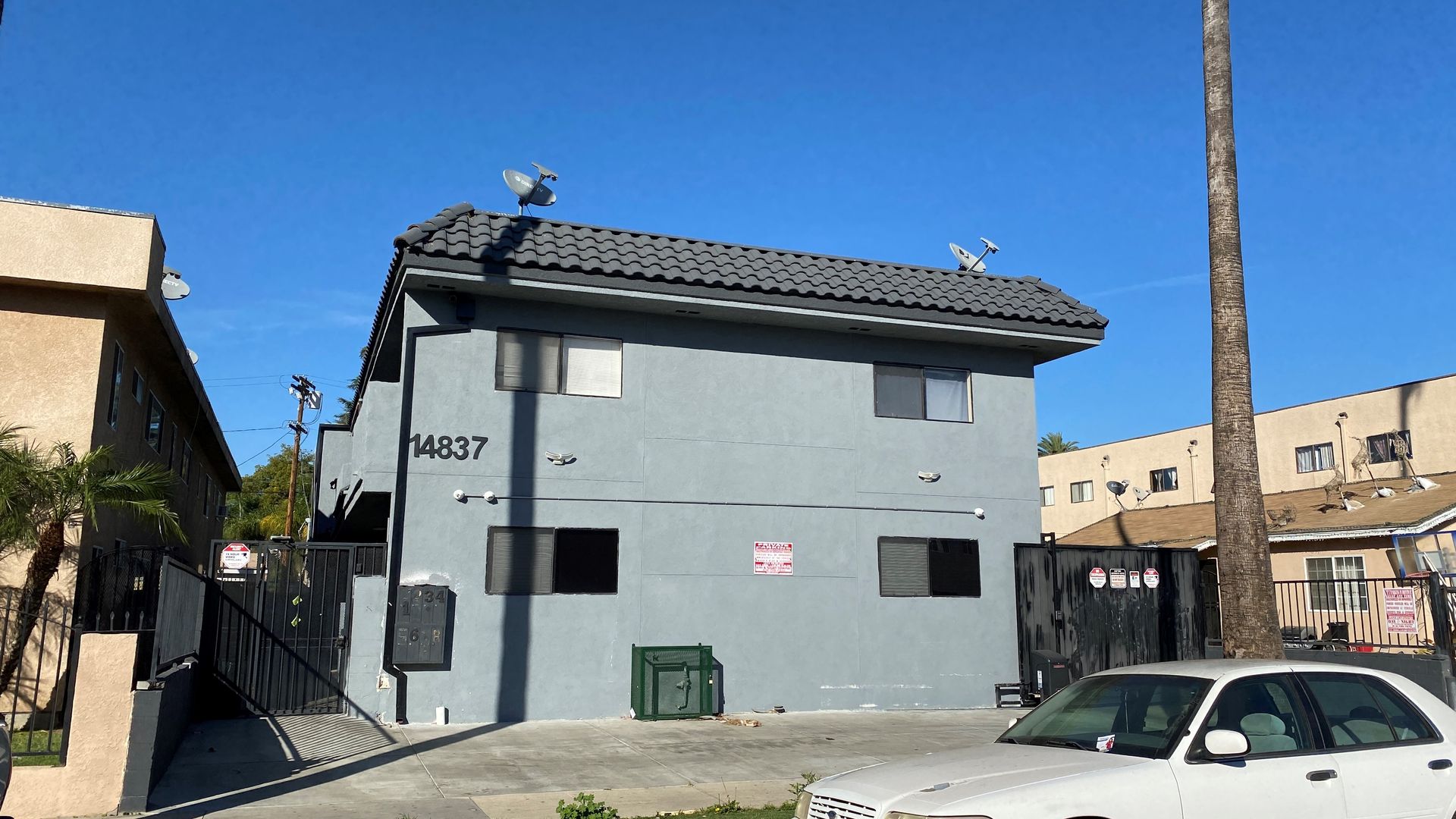 Van Nuys Apartment: 14837 Erwin St.