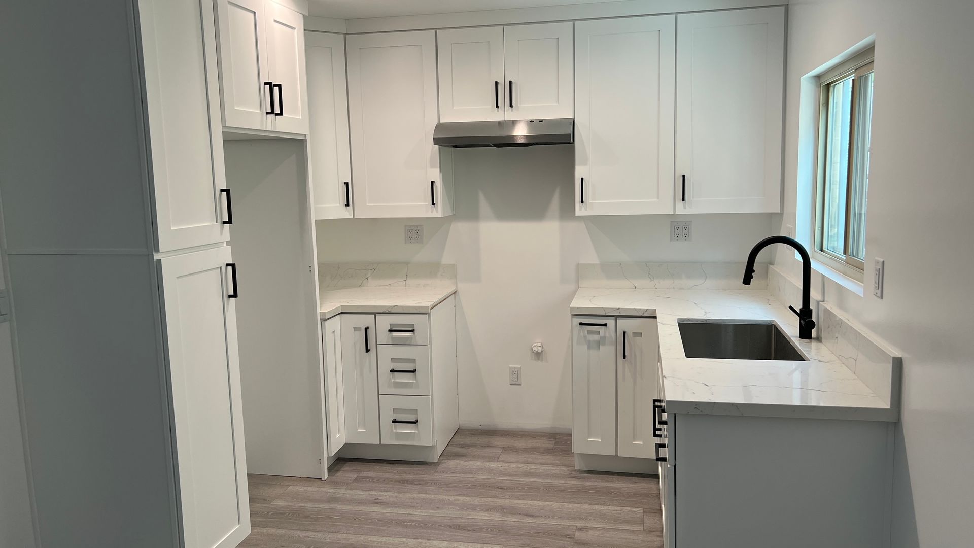 North Hills Apartment: 8960 Orion Ave.