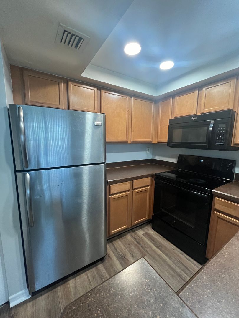 West Palm Beach Condo: 718 Executive Center Dr., #16