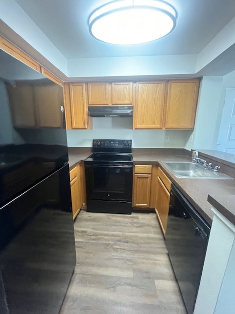 West Palm Beach Condo: 738 Executive Center Dr., #34