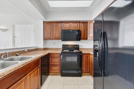 ONE BEDROOM ONE BATHROOM! WATERFRONT COMMUNITY! – photo 1