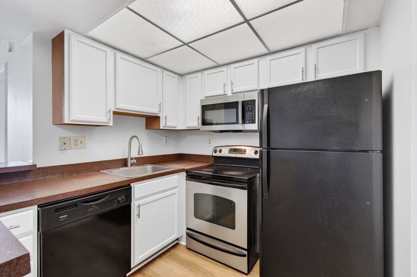 West Palm Beach Condo: 760 Executive Center Dr., #32
