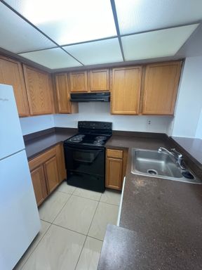 ONE BEDROOM ONE BATHROOM! WATERFRONT COMMUNITY! – photo 1
