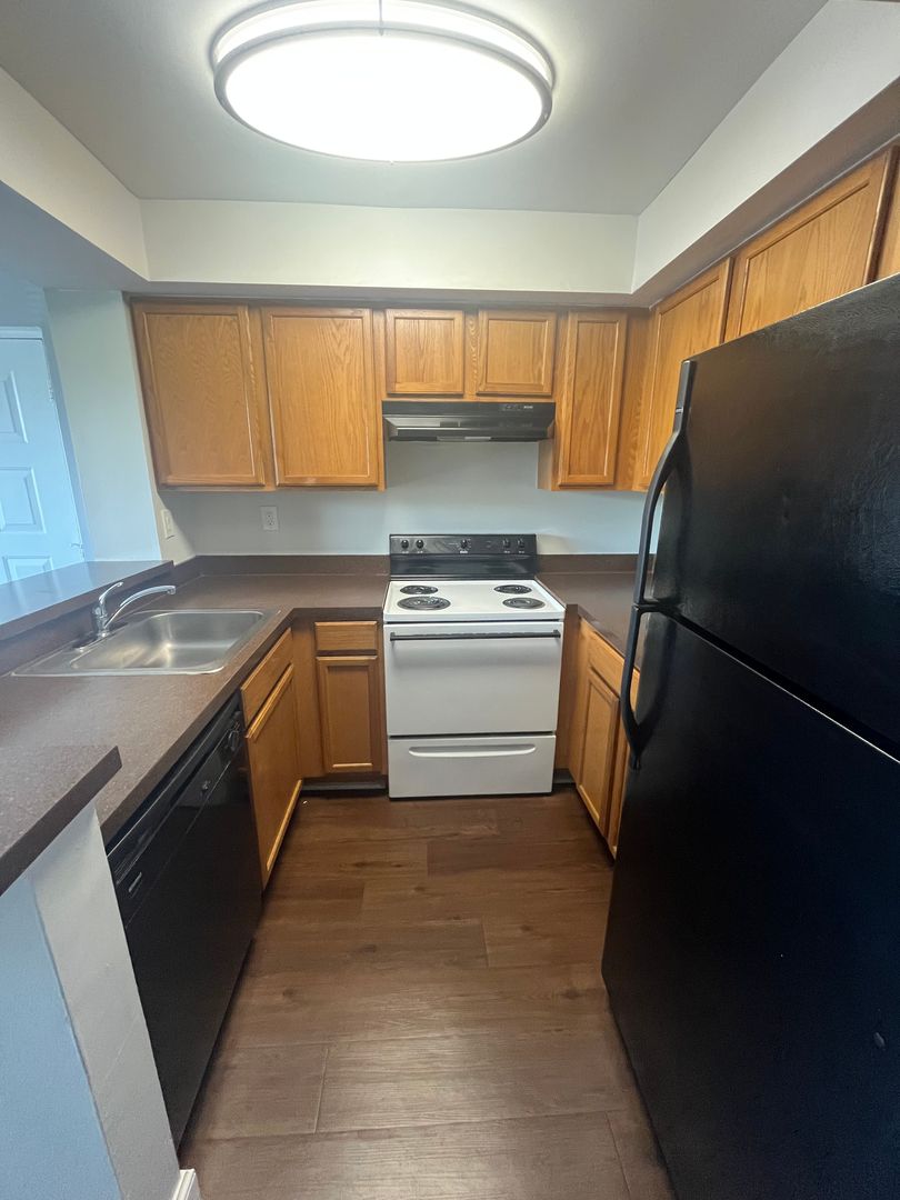 West Palm Beach Condo: 728 Executive Center Dr., #29