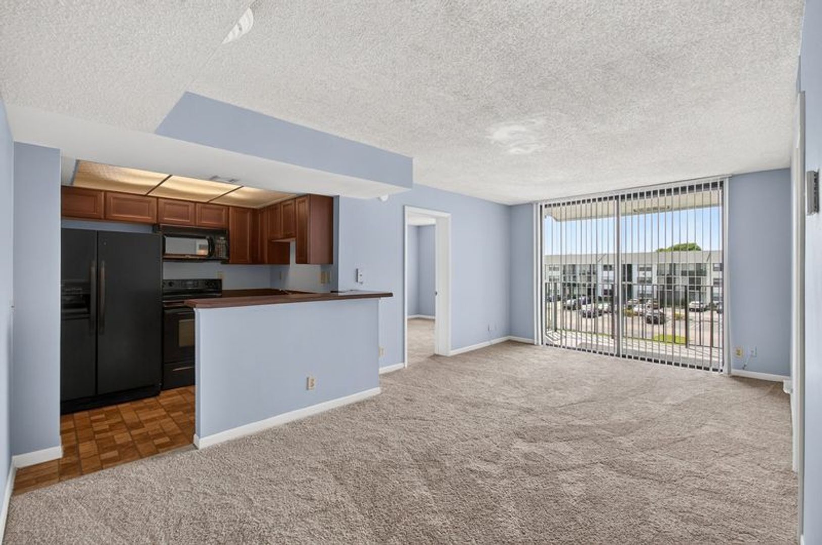 West Palm Beach Condo: 724 Executive Center Dr., #31