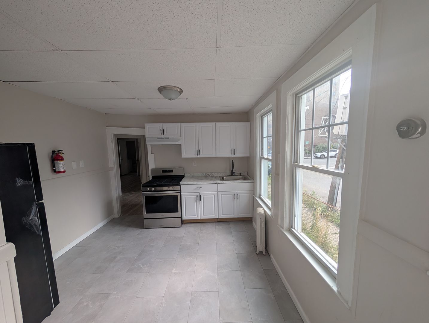 Newark Apartment: 195 Lehigh Ave
