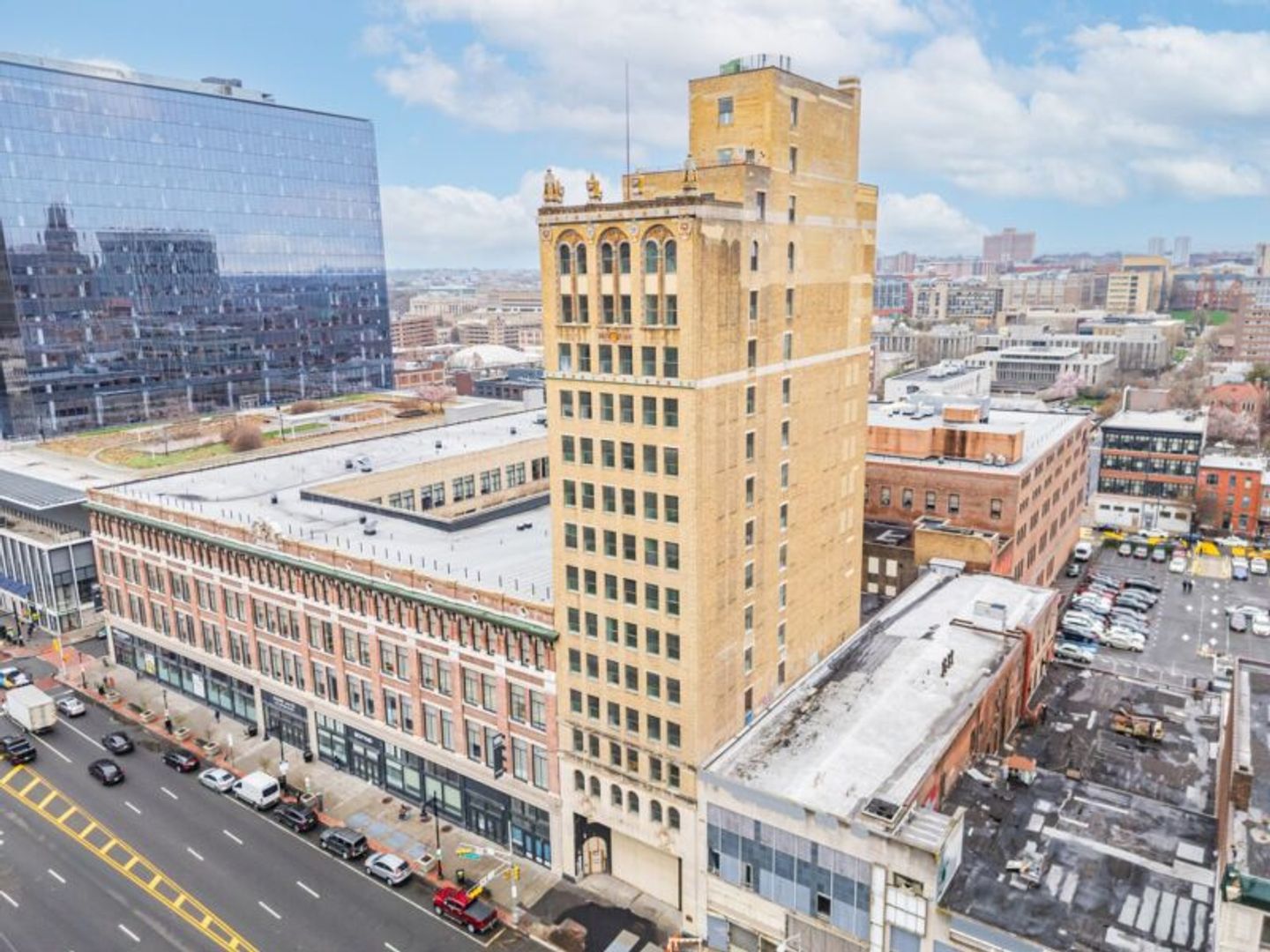 Newark Apartment: 605-607 Broad St