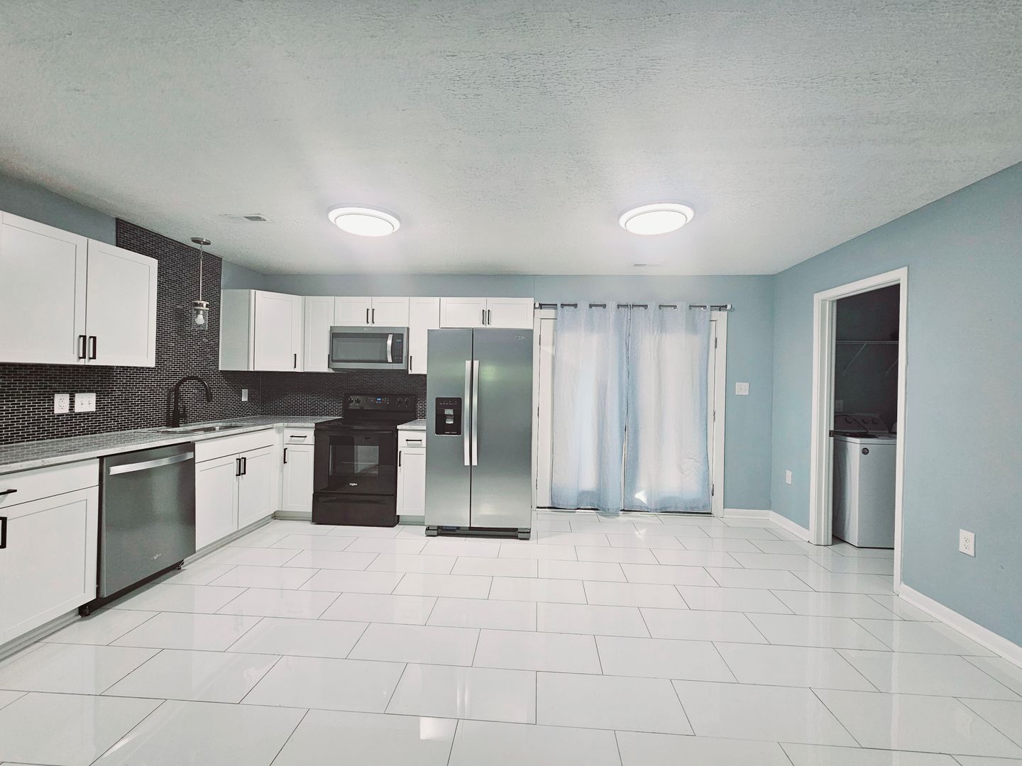 Fayetteville House: 6441 Rutherglen Drive