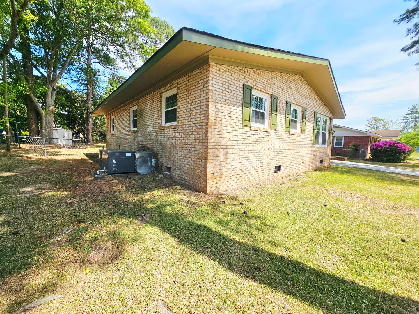 Fayetteville House: 7526 Bridgeman Drive