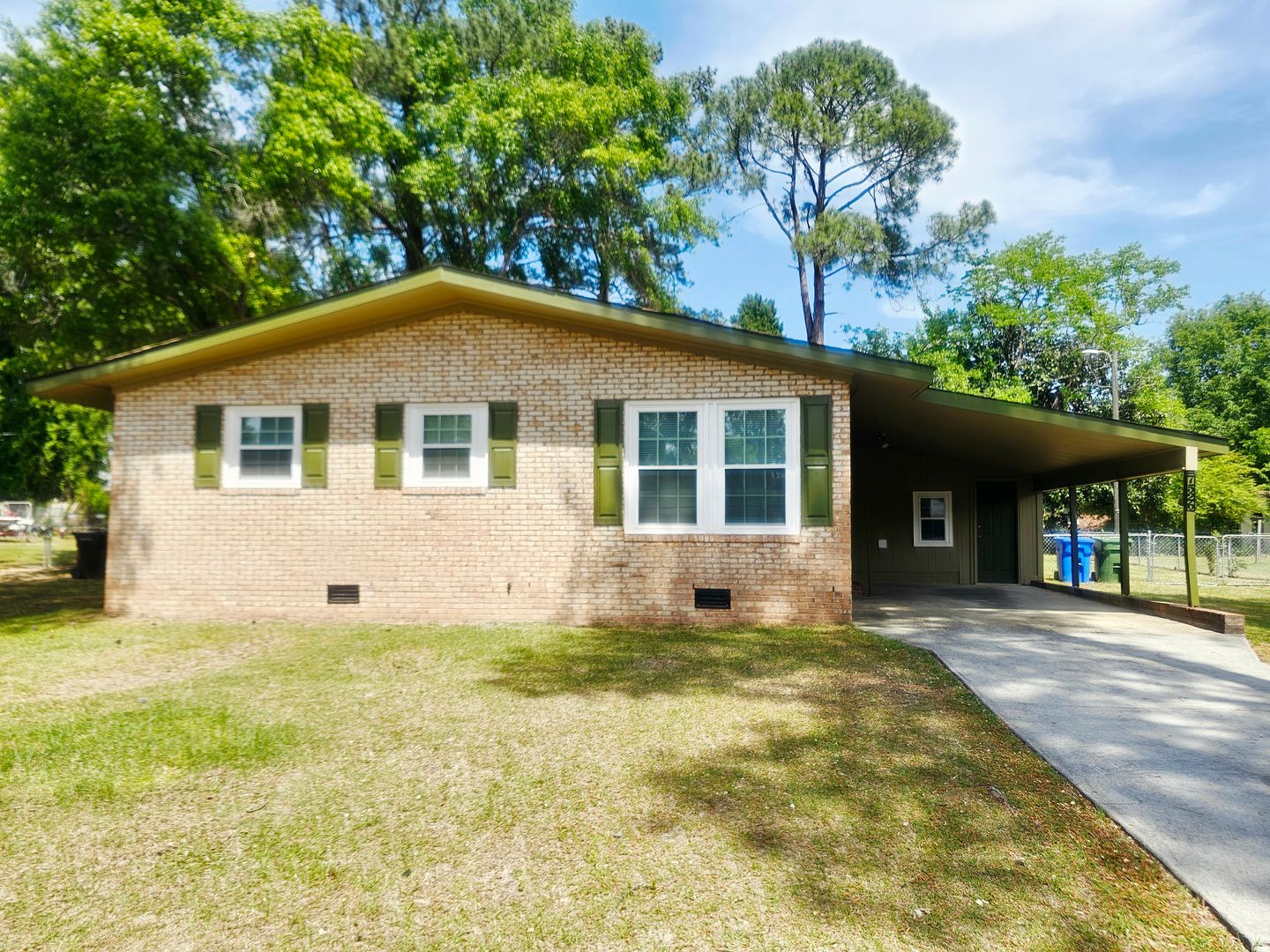 Fayetteville House: 7526 Bridgeman Drive