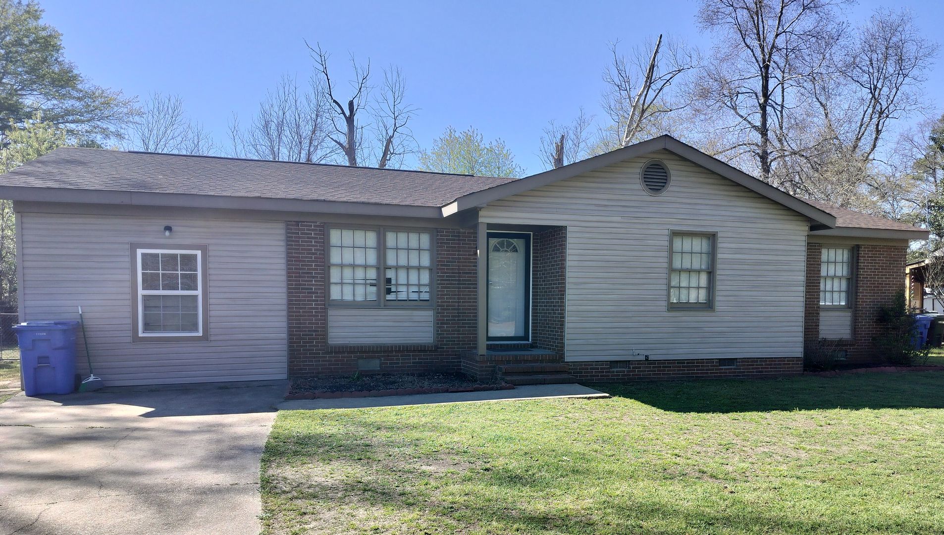 Fayetteville House: 1122 Barwin Drive