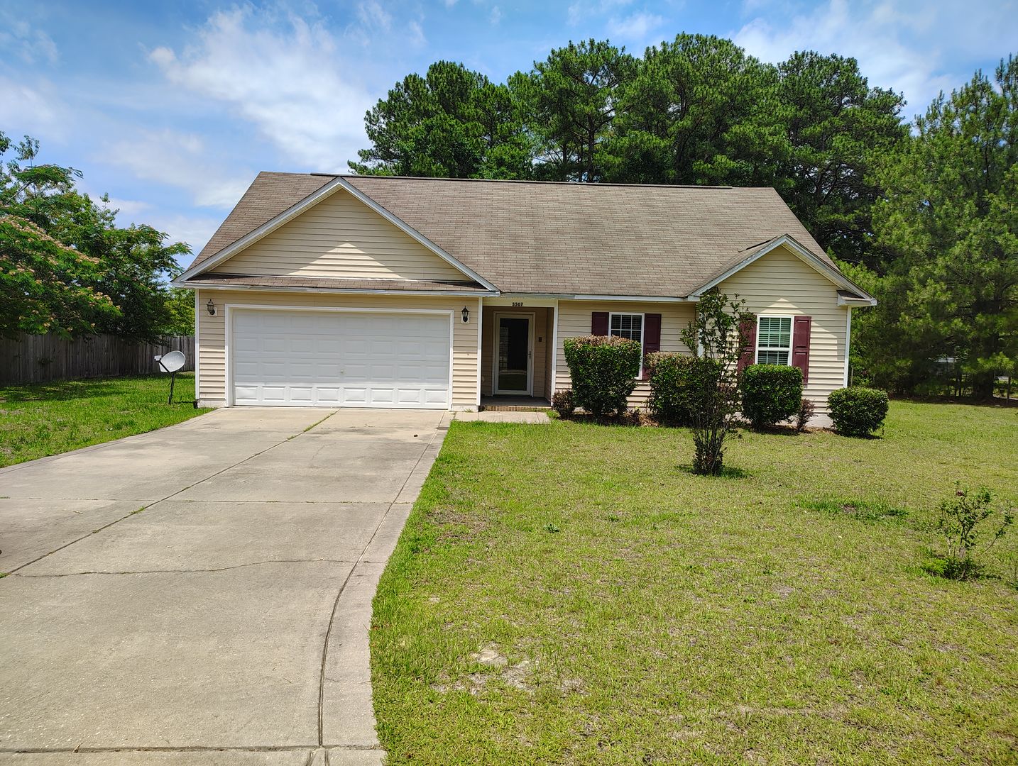 Fayetteville House: 3507 Dundle Road