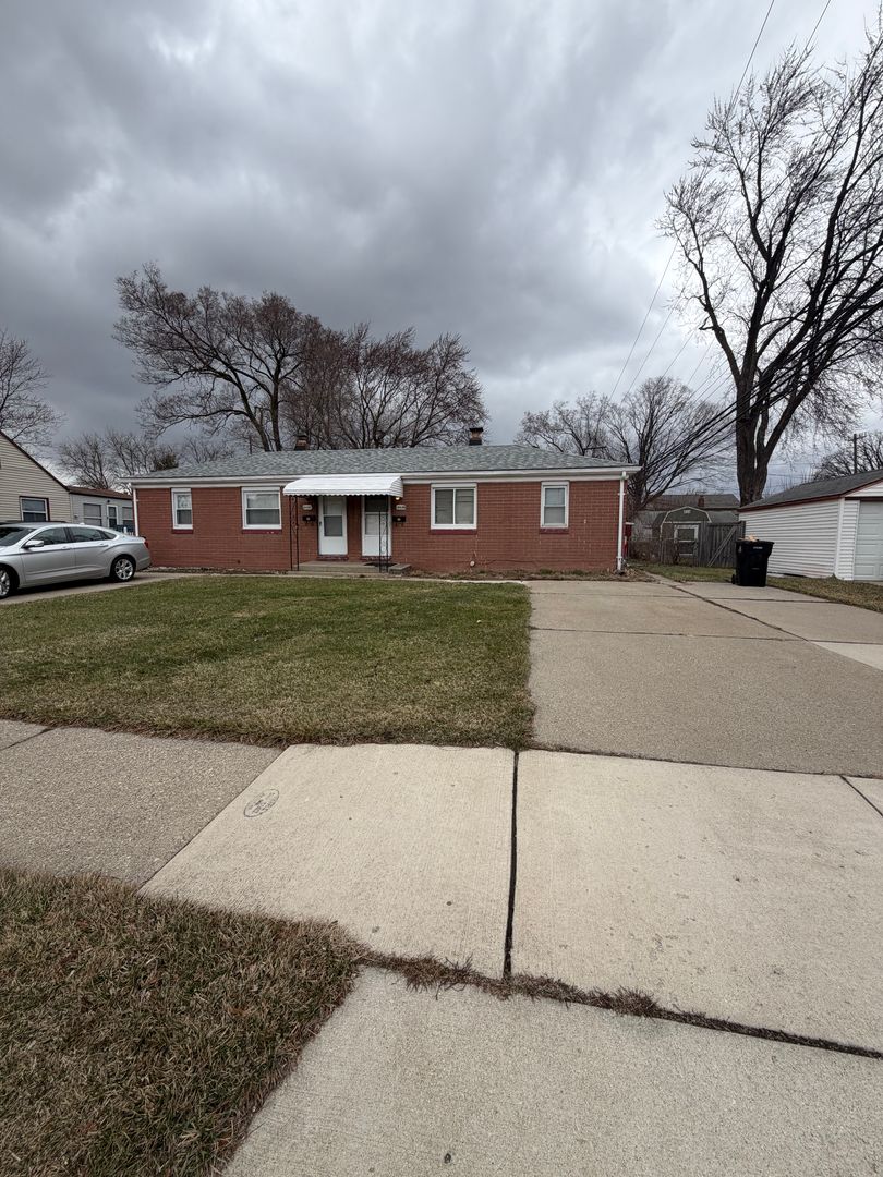 Roseville Apartment: 18639 Hazelwood Street