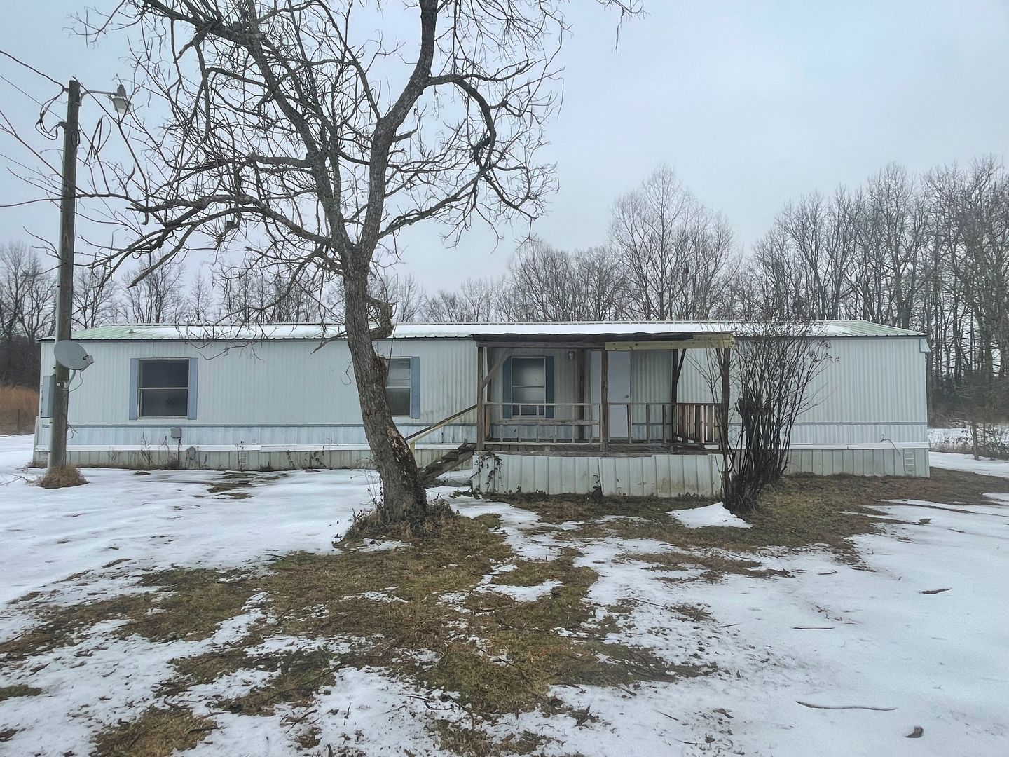 Lonoke House: 345 Joyner Loop